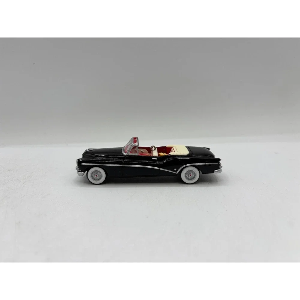 Hallmark Keepsake Ornament 2001 1953 Buick Roadmaster Skylark 11th in Series